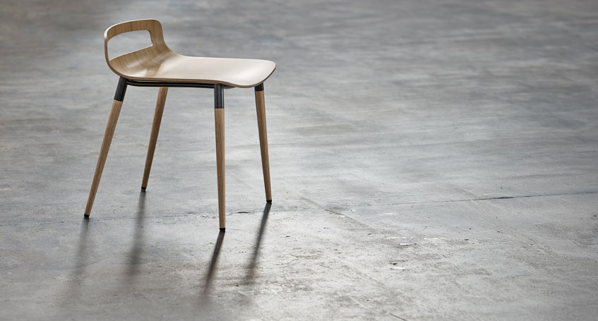 Piiroinen_Pii_Fokkema_jakkara_kattilahallissa_2