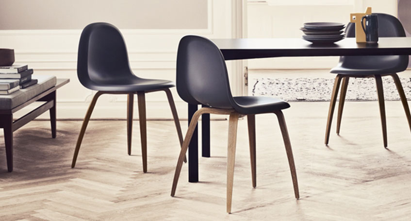 gubi_chair_hirek__y_table_semi